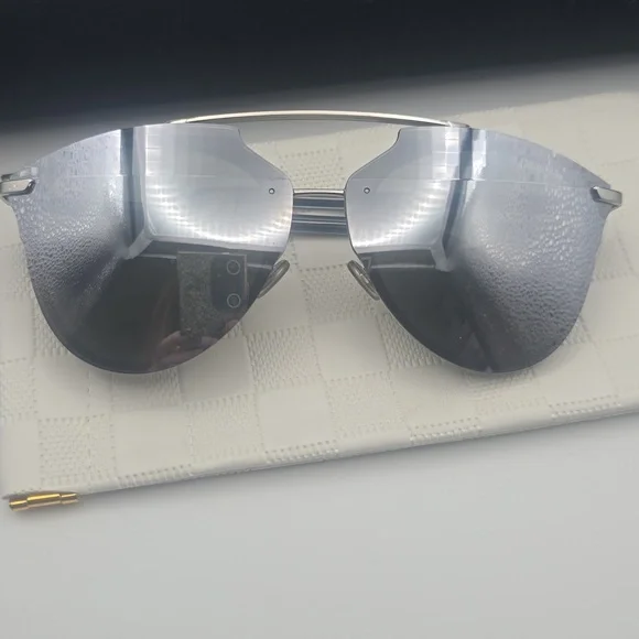 Christian Dior Mirrored Aviator Blue & Silver Women's Sunnies (NWOT)🩶💙🩶 - Picture 4 of 11
